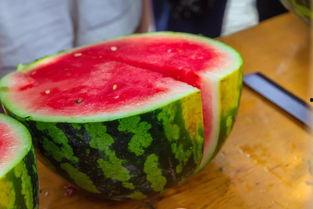 在大学化妆吃瓜