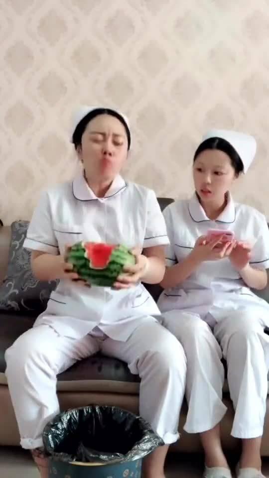 护士吃瓜,揭秘医疗行业背后的趣味故事