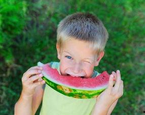 暖阳吃瓜笑,吃瓜笑谈世间百态